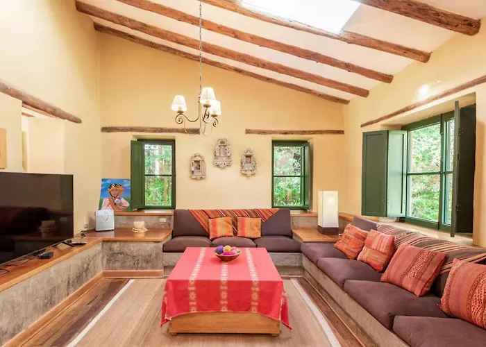 Peaceful 4br With Nature View Villa
