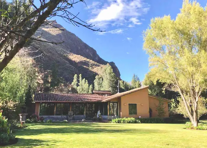 Peaceful 4br With Nature View Villa Písac